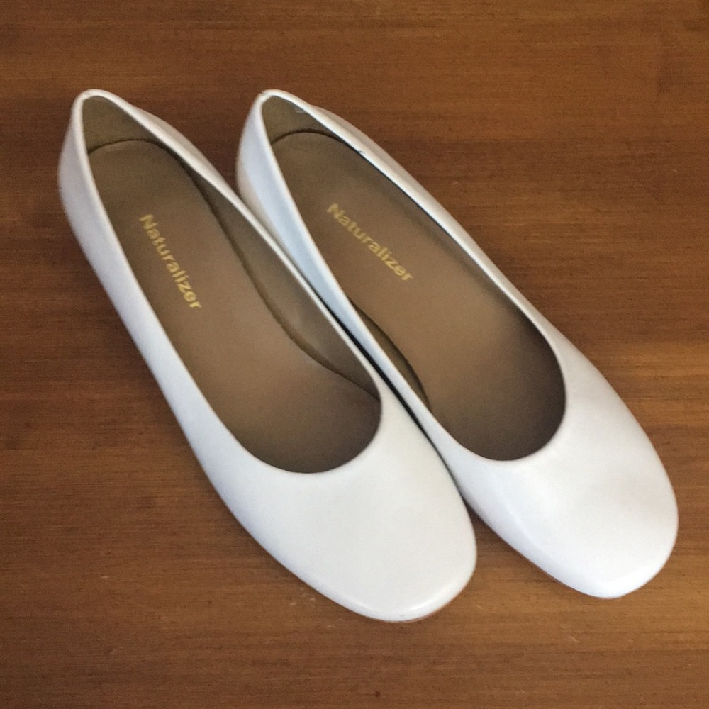 Naturalizer flats